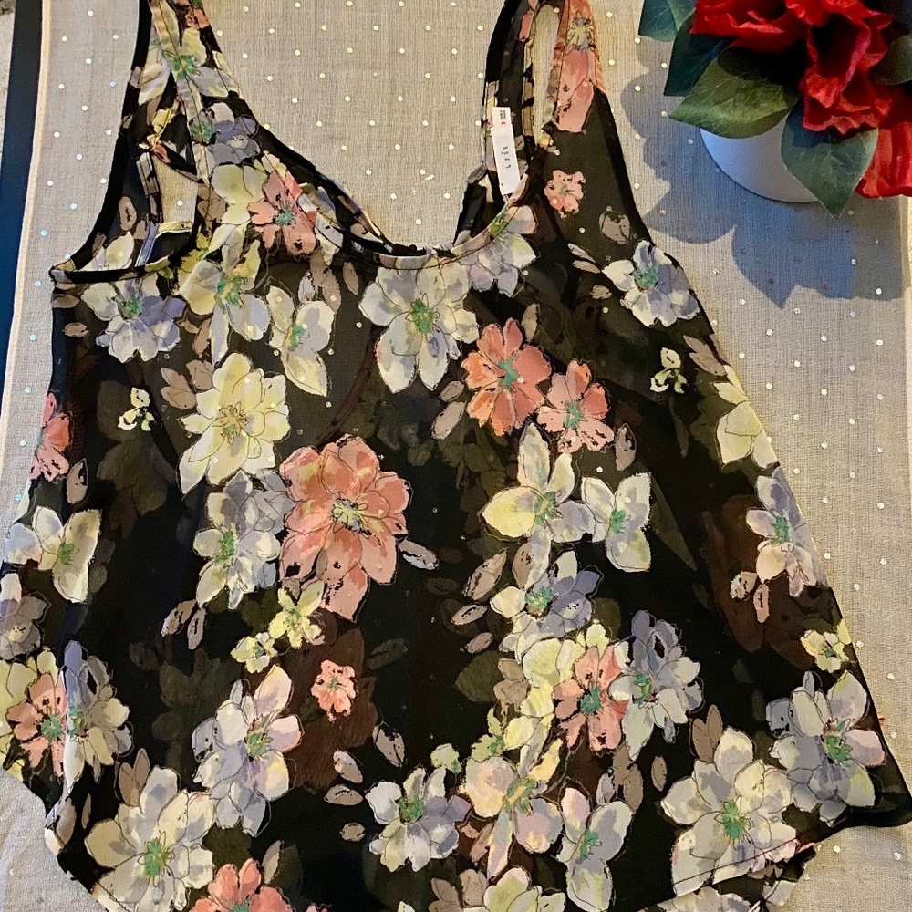 Women’s Lush Floral Tank Top Size Small